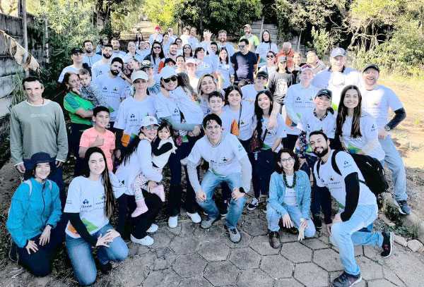 Ação voluntária da Alcoa doa mil mudas de árvores para DIQBEM, de Divinolândia acao-voluntaria-da-alcoa-doa-mil-mudas-de-arvores-para-diqbem,-de-divinolandia